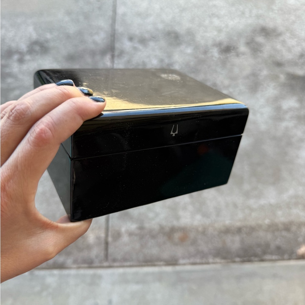 ACCUTRON SWISS MADE WATCH